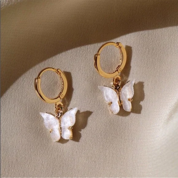 New! ☆ Davina Dark Pink Gold Hoop Butterfly Earrings - One Set - Picture 2 of 4